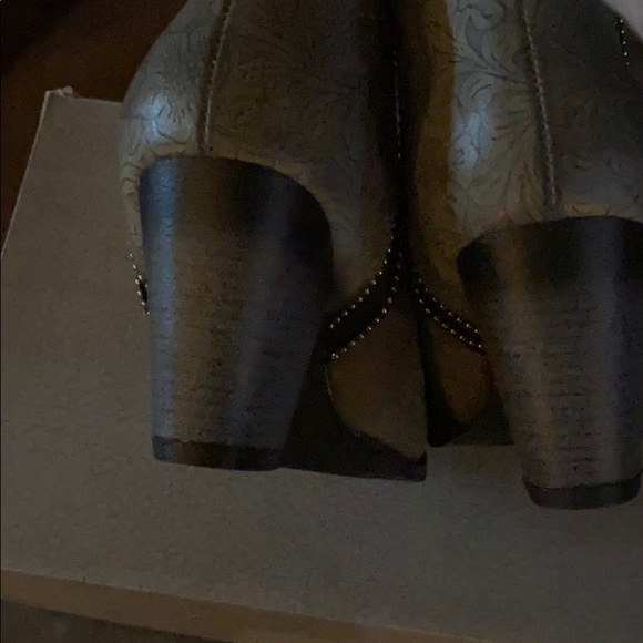 Rebel Emboss Bk Bootie - Picture 3 of 7